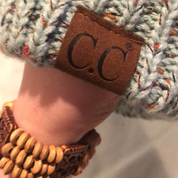 Ponytail beanie - Picture 4 of 4